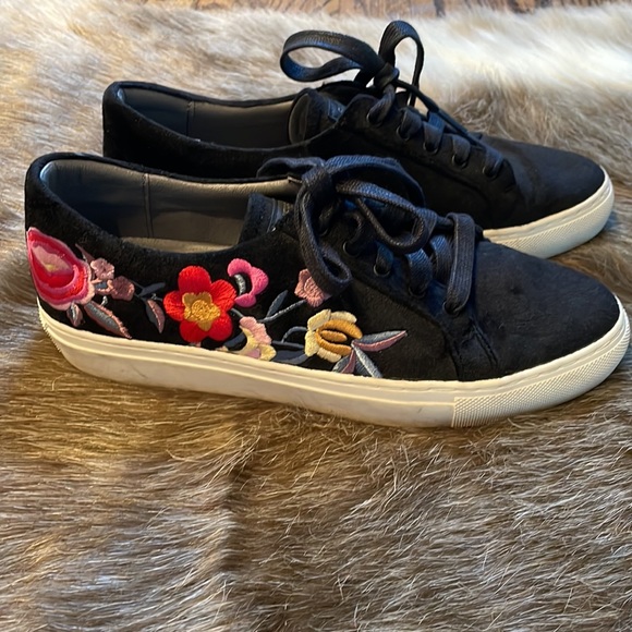 SKECHERS velvet embroidered floral shoes sneakers - Picture 2 of 6